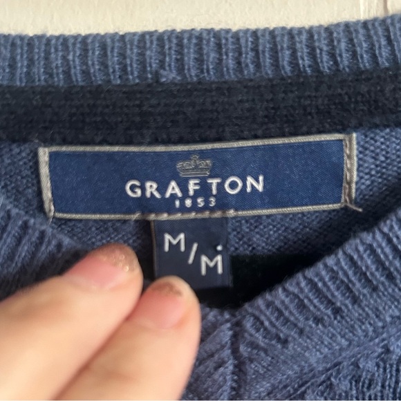 Grafton, size M, Cotton and Cashmere blue long sleeve pullover, V Neck - Picture 5 of 10